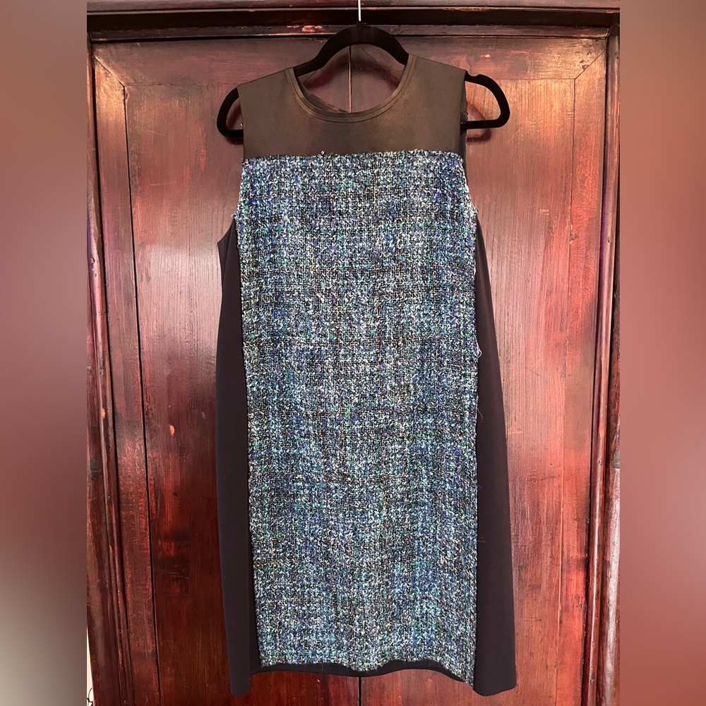 Elie Tahari Blue Tweed Sleeveless Sheath Dress